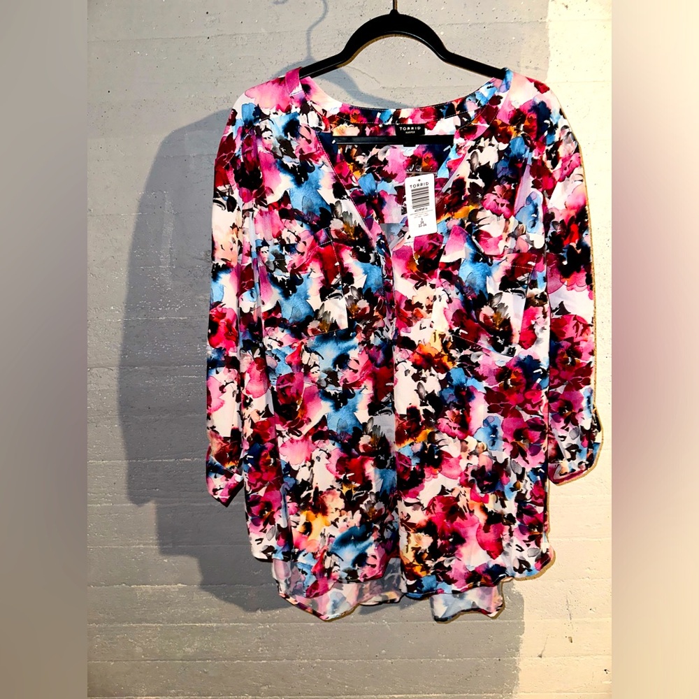 Torrid Multicolored Blouse NWT size 3